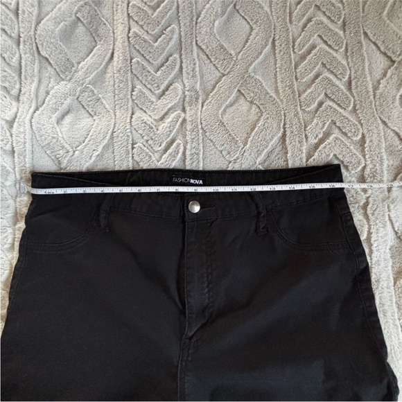 Fashion Nova Black Ripped Skinny Jeans - Picture 5 of 6